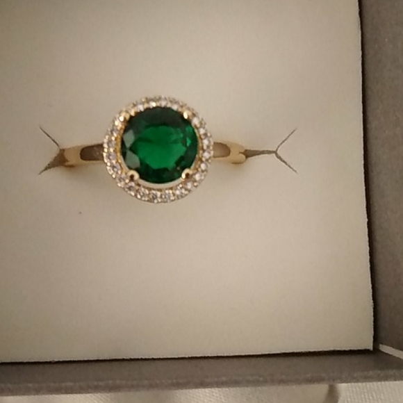 NIB  goldtone ring size 7 - Picture 2 of 3